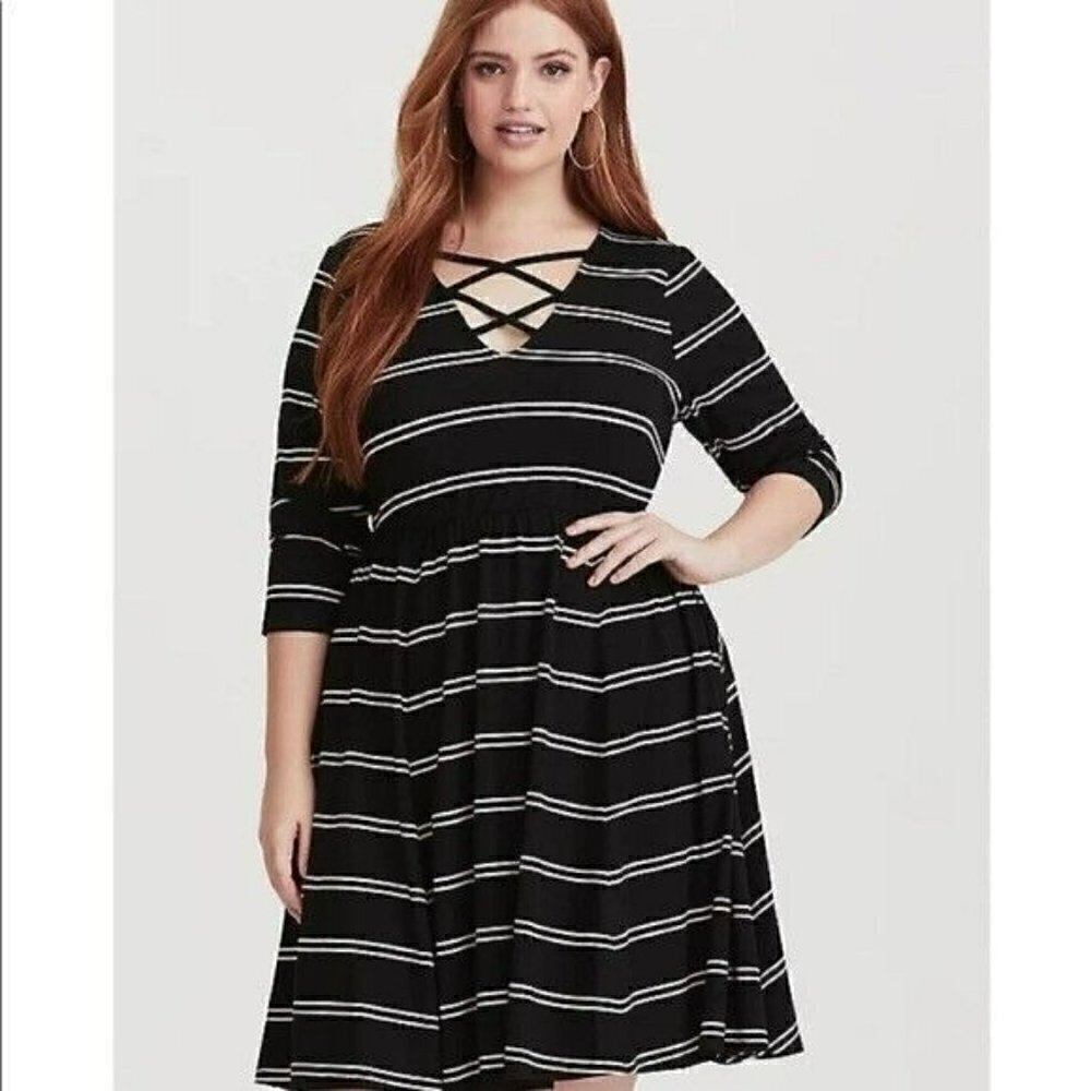 Torrid Black and Light Pink Striped Lace Up V Neck Knit Dress Woman's Sz 2X